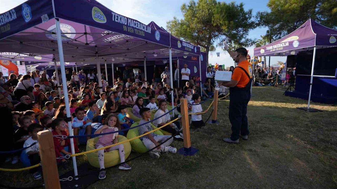 ASELSAN Tekno Macera Tırı, Antalya'da 50. Yıl Çocuk Şenliği İle Çocuklarla Buluştu