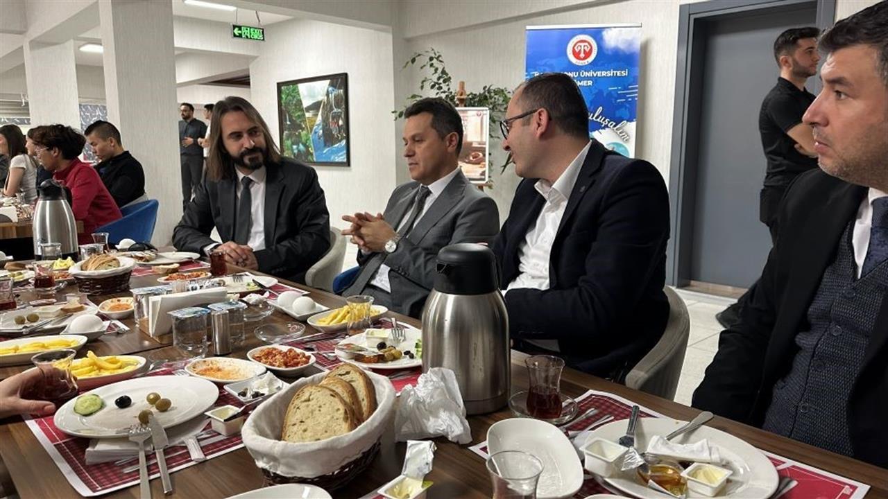 Kastamonu'da Rektör Topal, Üniversitenin Hoşgörü ve Bilim Vurgusunu Yaptı