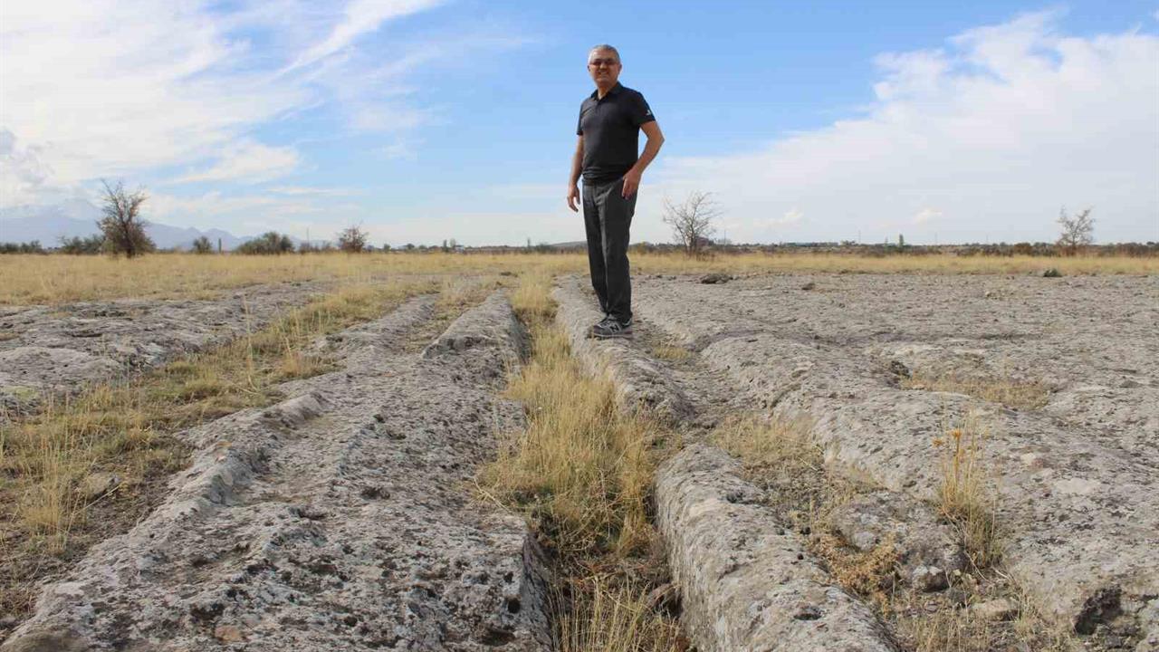 Kayseri Koramaz Vadisi'nde Bulunan Gizemli İzlerin Tarihsel Önemi Açıklandı