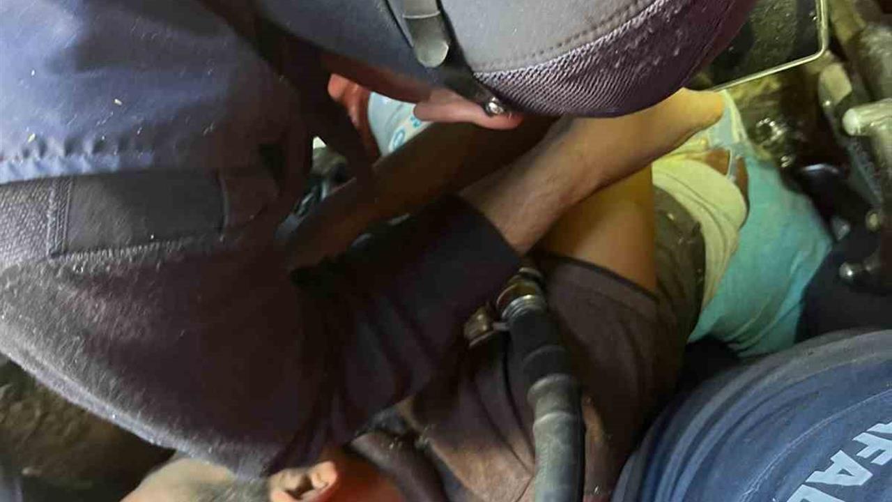 Van Çaldıran'da Tırın Devrilmesi Sonucu 1 Kişi Yaralandı