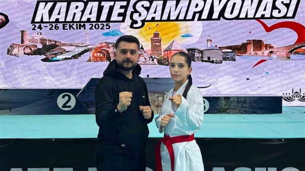 Şahinbey'de Melek Polat, Türkiye Karate Şampiyonası'nda 5. oldu