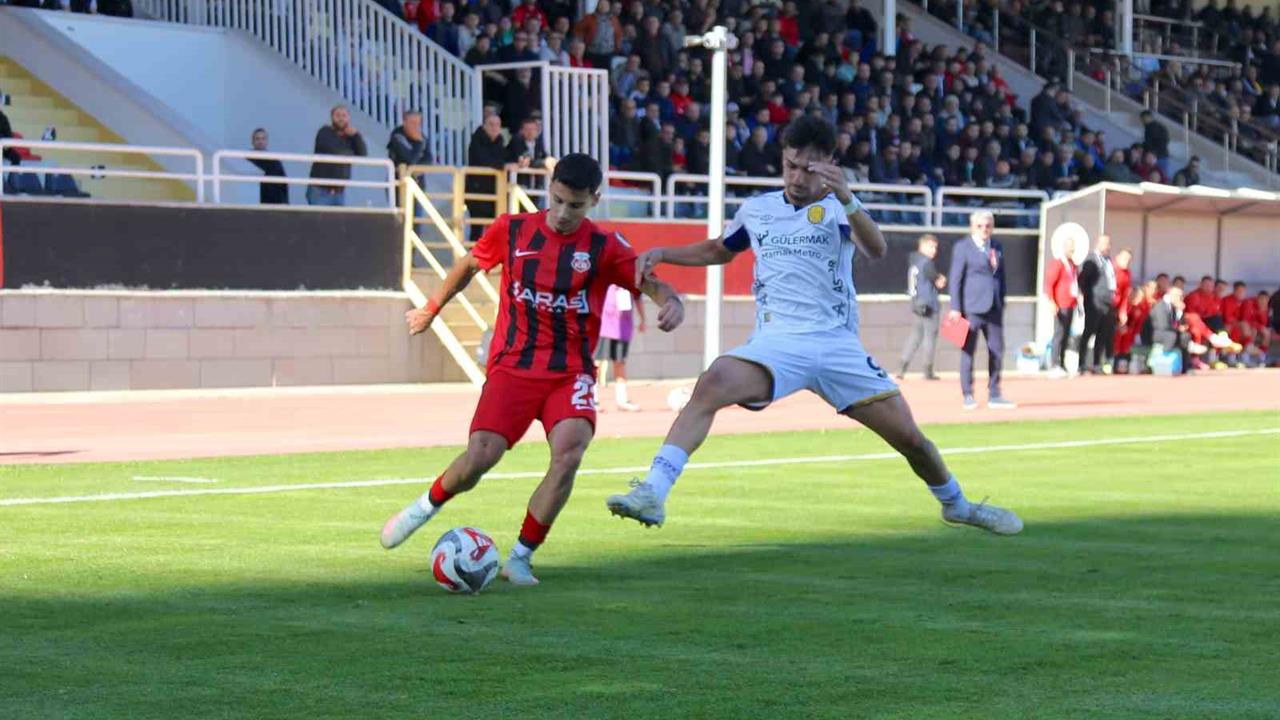 Kastamonu'da MKE Ankaragücü, Kastamonuspor'u 2-0 Mağlup Etti