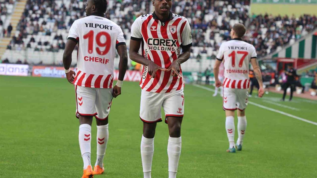Konyaspor 0 - 2 Samsunspor: İlk Yarı Sonucu ve Goller