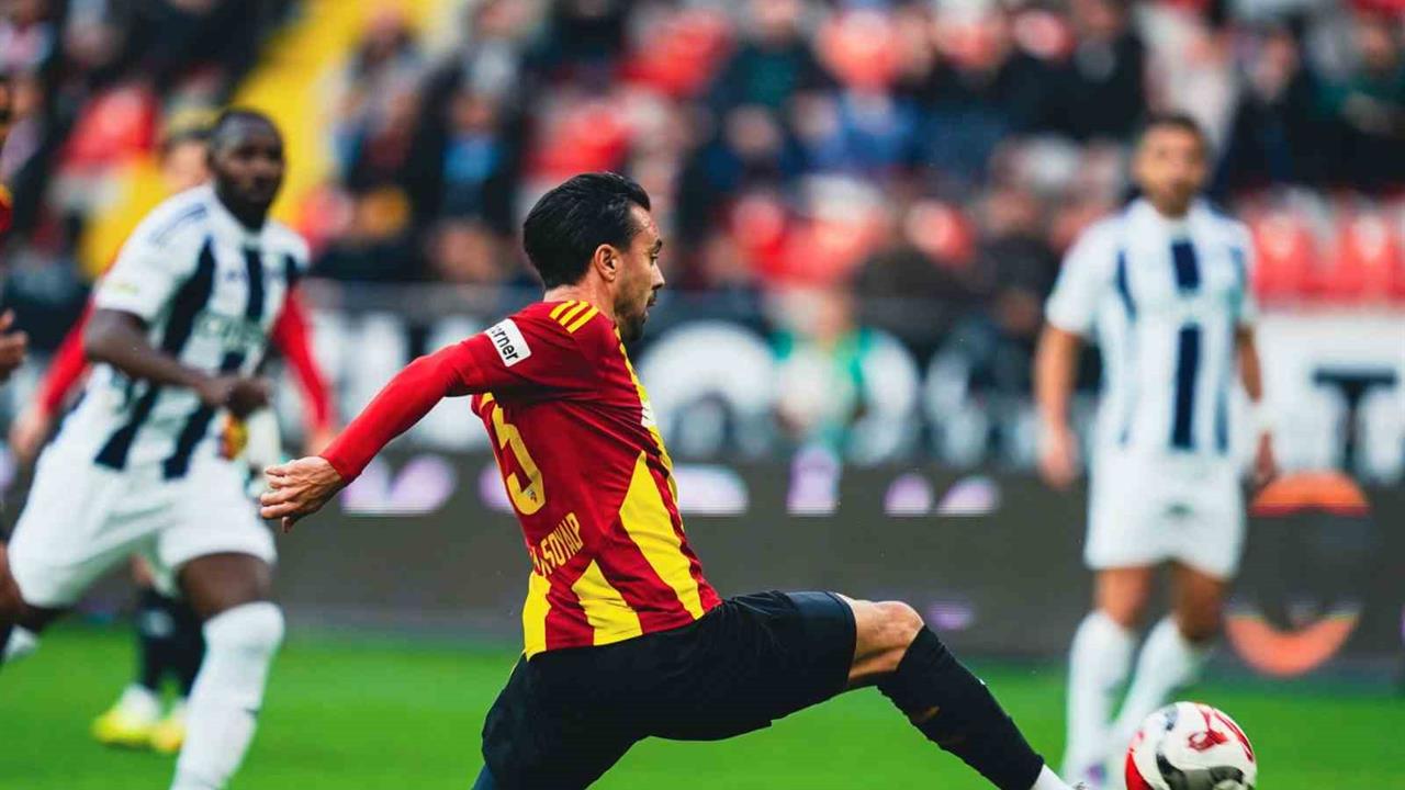 Kayserispor Kasımpaşa Maçında İlk Yarıda 2-1 Üstünlük Sağladı