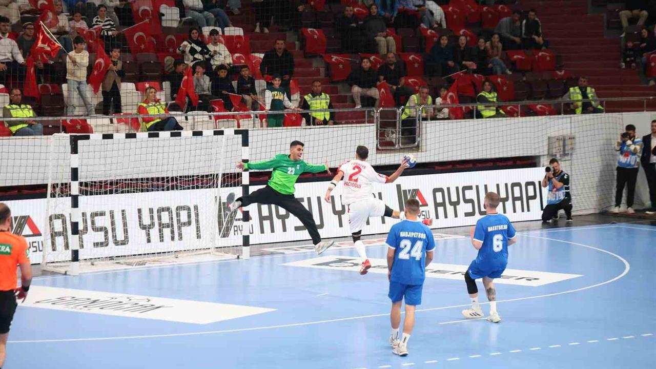 Elazığ'da A Milli Hentbol Takımı, Güney Kıbrıs'ı 35-19 Yendi