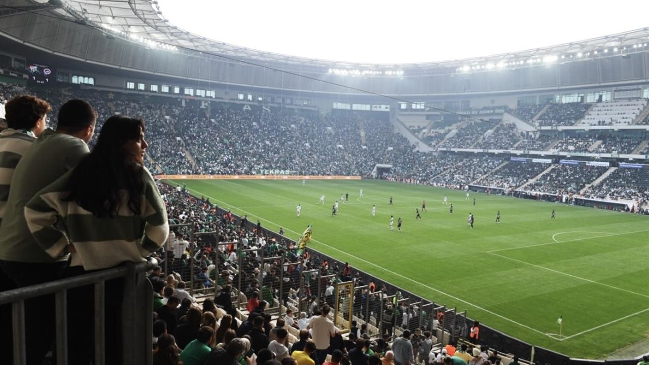 Bursa Osmangazi'deki 100 Çocuk Bursaspor Maçına Götürüldü