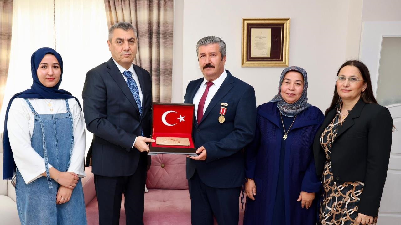 Mersin'de Sehit Aileleri İle Kahraman Gaziler Ziyaret Edildi