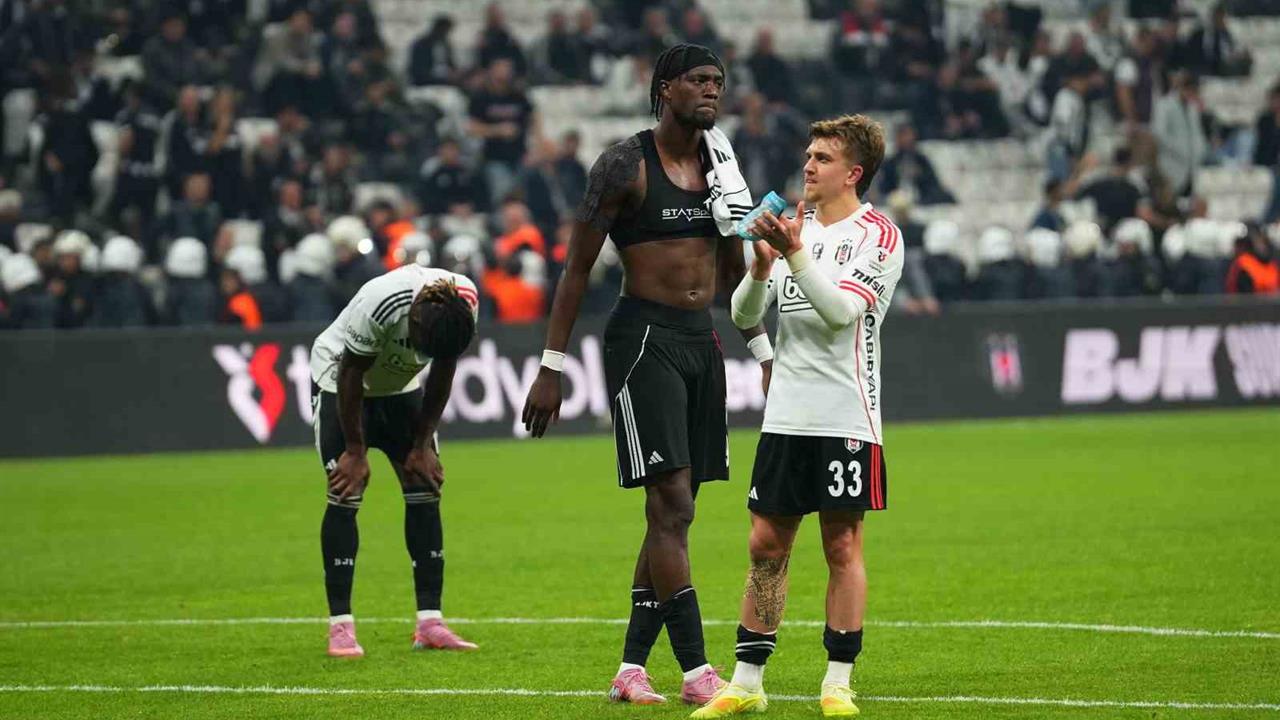 İstanbul Beşiktaş, Fenerbahçe Derbisinde 2-3 Kaybetti