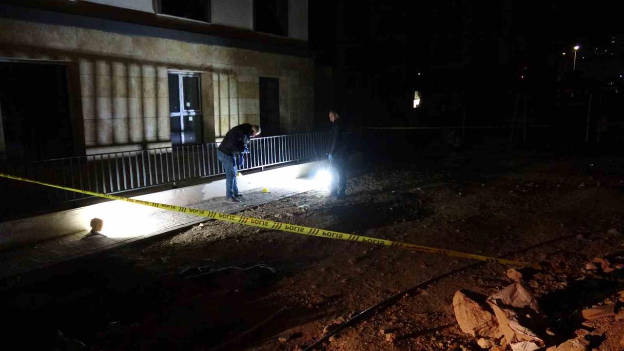 Malatya Battalgazi'de Şantiyede Silahla Yaralanan İşçi Hastaneye Kaldırıldı