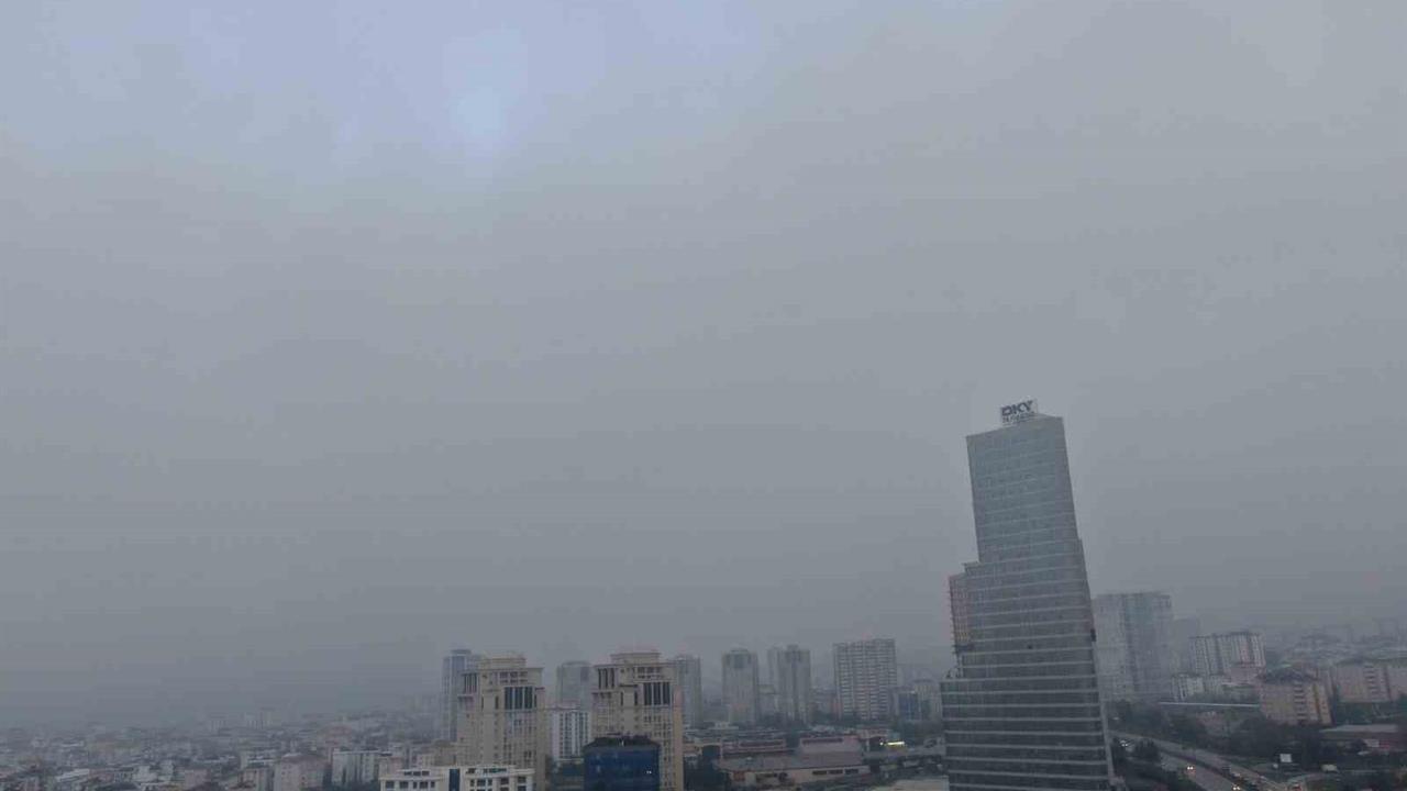 İstanbul Anadolu Yakası'nda Sabah Saatlerinde Etkili Olan Yoğun Sis Hava Görüşünü Olumsuz Etkiledi