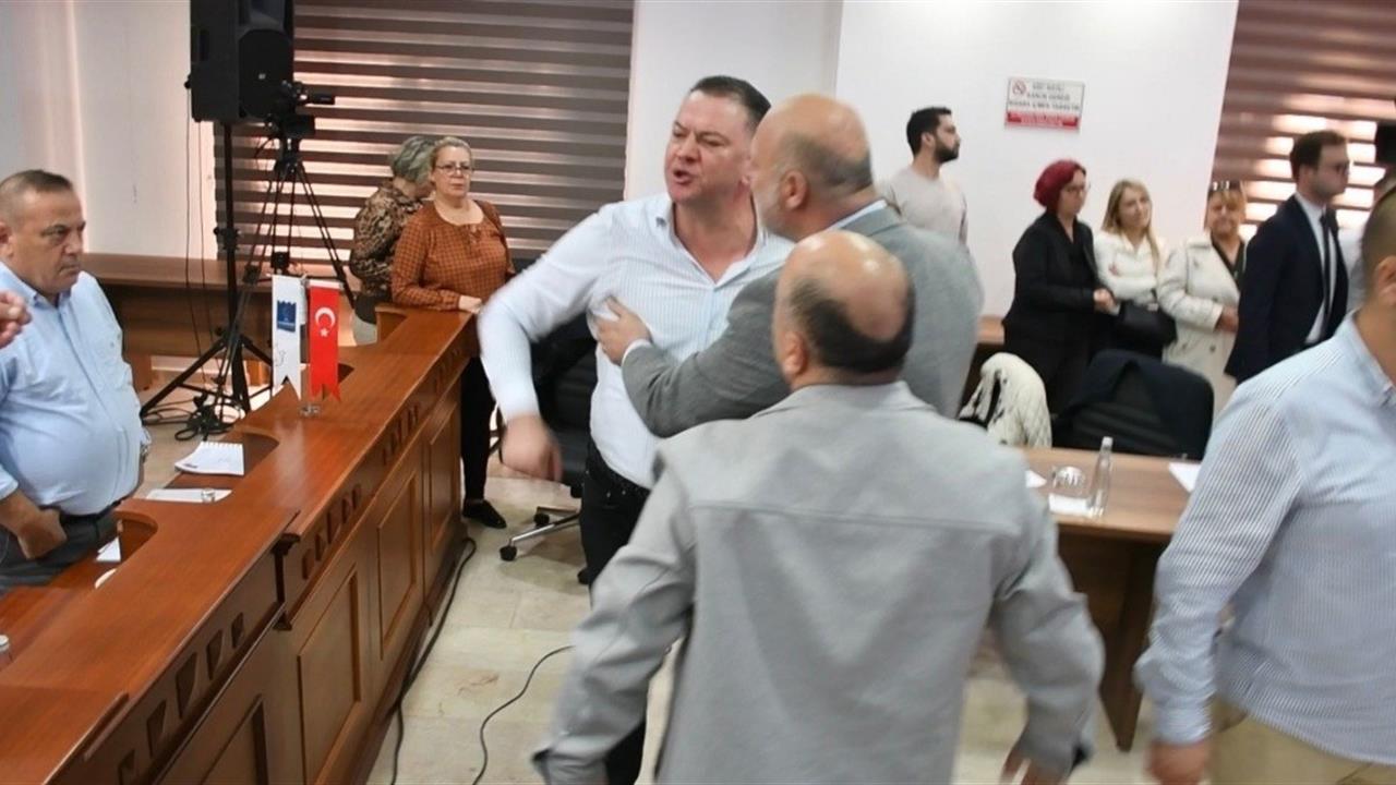 Aydın'da Başkan Günel, Meclis Görüşmelerinde Sakinliğini Korudu