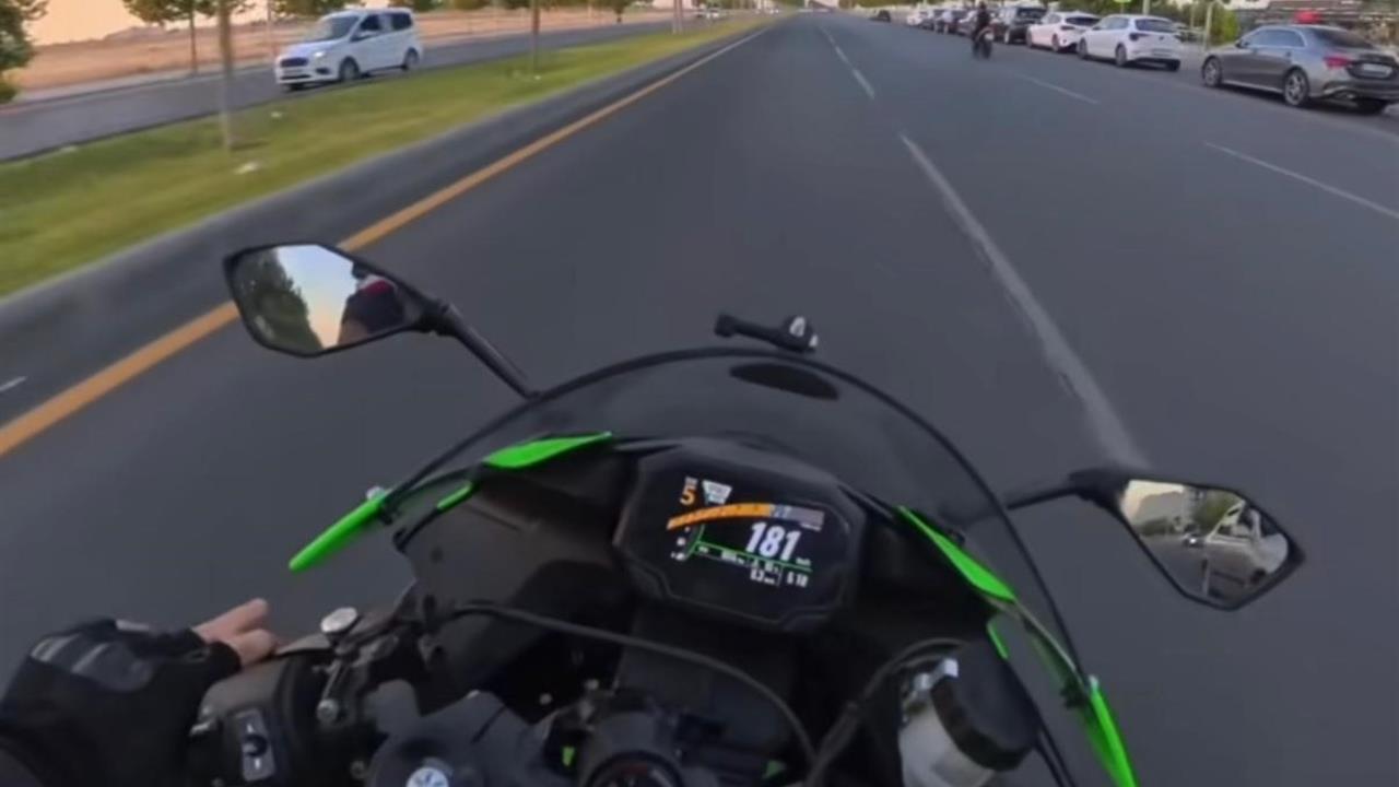 Diyarbakır Kayapınar'da Motosiklet Sürücüsünün 181 Kilometre Hızla Seyahat Ettiği Görüntüler Sosyal Medyada Paylaşıldı