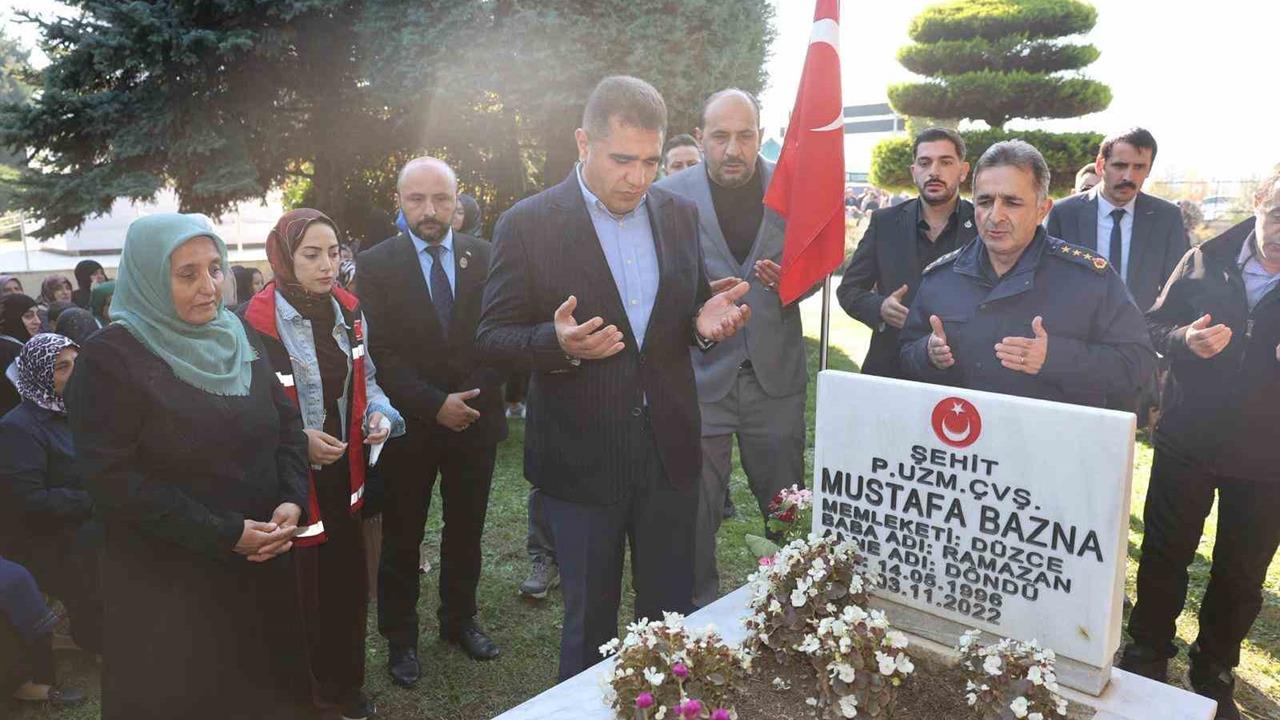Düzce'de Şehit Uzman Çavuşun Mezarı Başında Anıldı