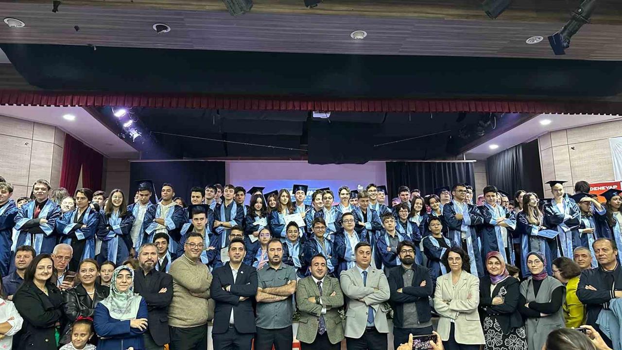 Manisa'da Deneyap 2025 Mezuniyet Programı Gerçekleştirildi