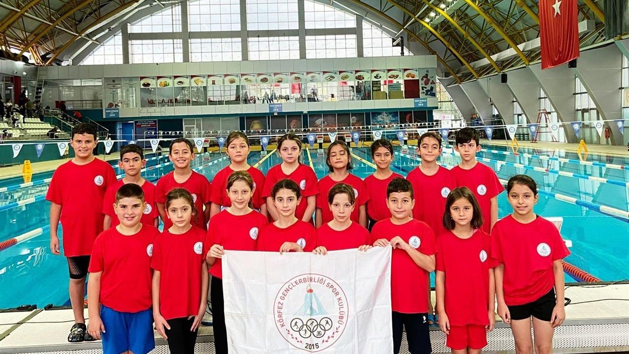 Körfez Gençlerbirliği Spor Kulübü, Sakarya'da Yüzme Şampiyonası'nda Başarı Elde Etti