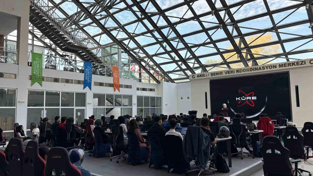 Gaziantep'te Başlayan Yerli Dijital Atölye, Gençlere Eğitim Verdi