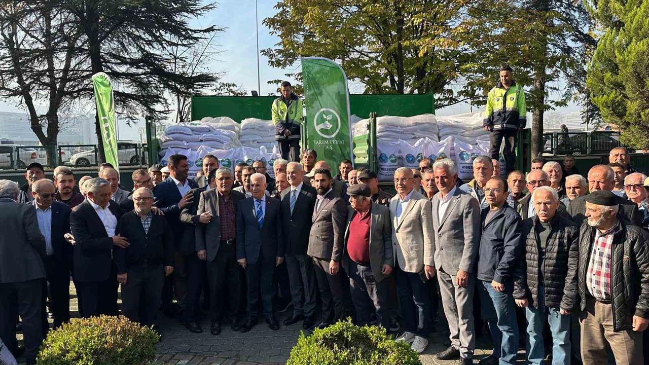Bursa'da Çiftçilere 47 Ton Yüzde 100 Hibeli Buğday Tohumu Dağıtıldı