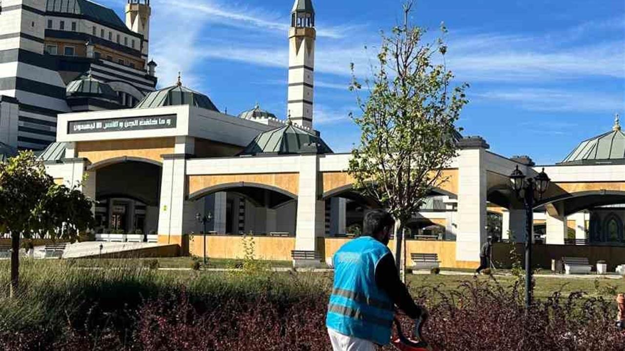 Diyarbakır Selahaddin Eyyubi Camii Külliyesi'nde Hükümlüler Tarafından Peyzaj Çalışması Gerçekleştirildi