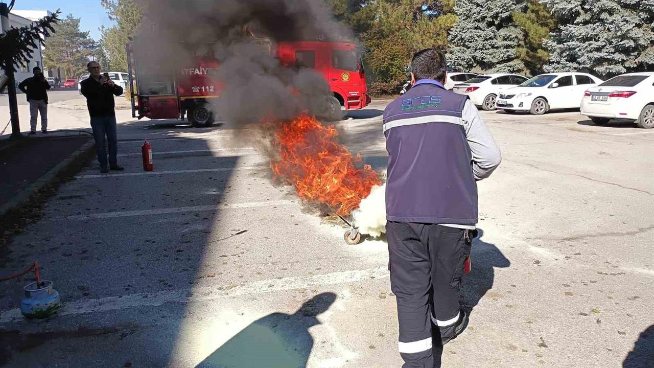 Erzincan'da Aras EDAŞ, Acil Durum Senaryosu Tatbikatı Gerçekleştirdi