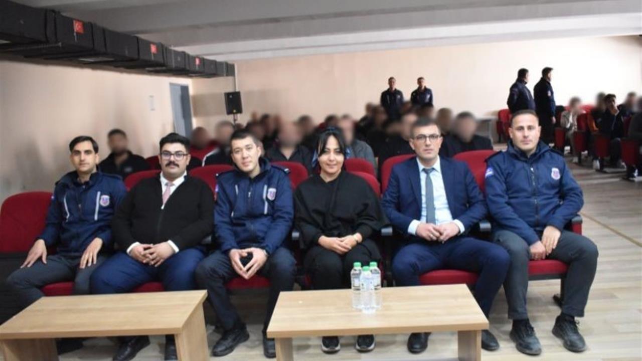 Ağrı Patnos'taki Ceza İnfaz Kurumunda Tiyatro Gösterisi Düzenlendi