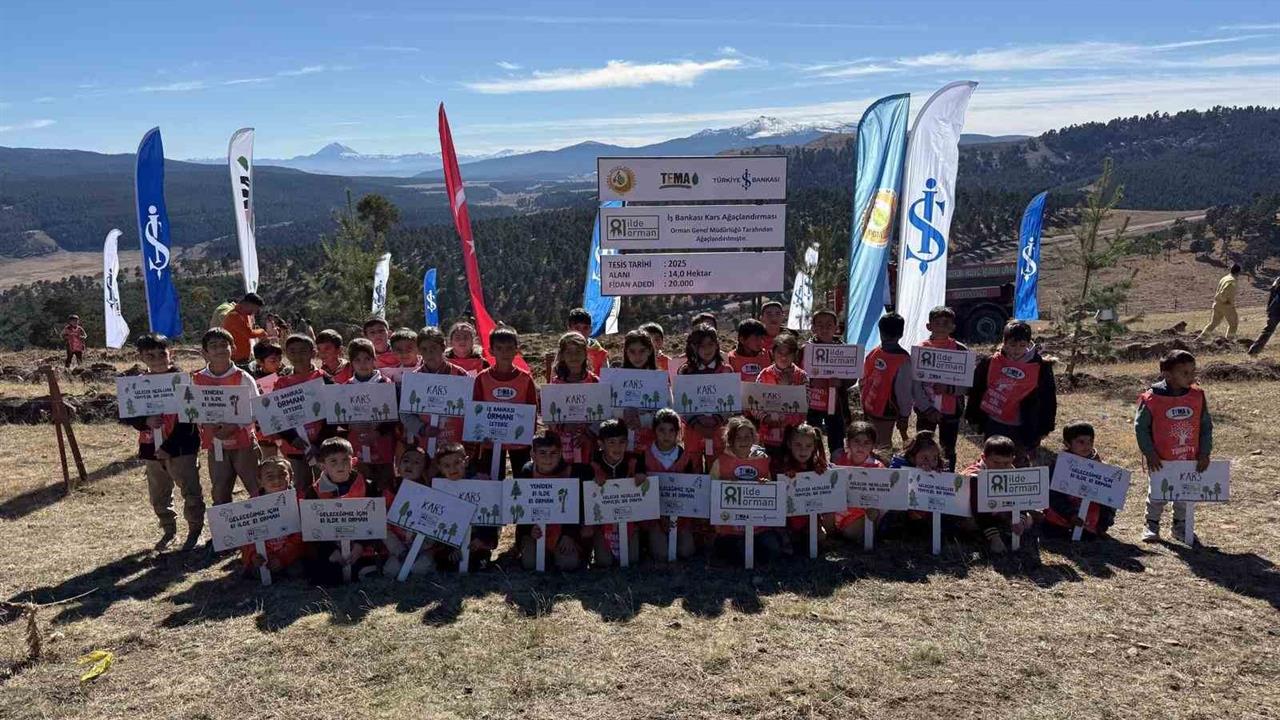 Kars Sarıkamış’ta 81 İlde 81 Orman Projesi Kapsamında 20 Bin Fidan Toprakla Buluştu