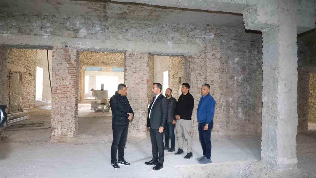 Elazığ'da Tarihi Öğretmenevi İçin Güçlendirme Çalışmaları Devam Ediyor