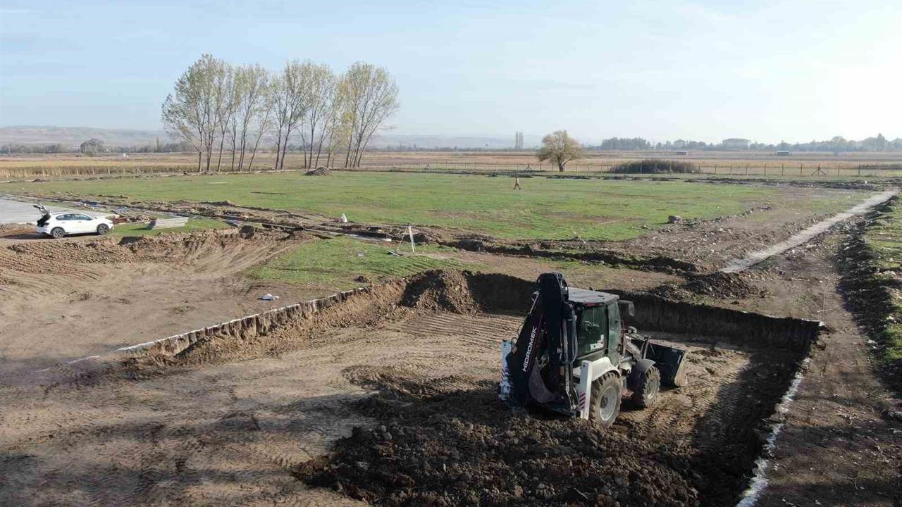 Eskişehir İnönü'de Modern Spor Tesisi İnşaatı Devam Ediyor