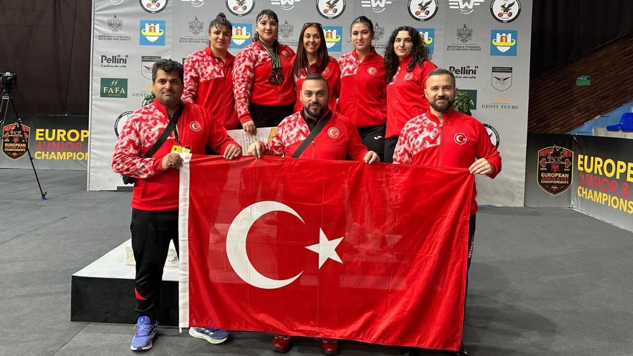 Arnavutluk'ta Büşra ve Fatmagül'den R Rekor Üzerine Rekor