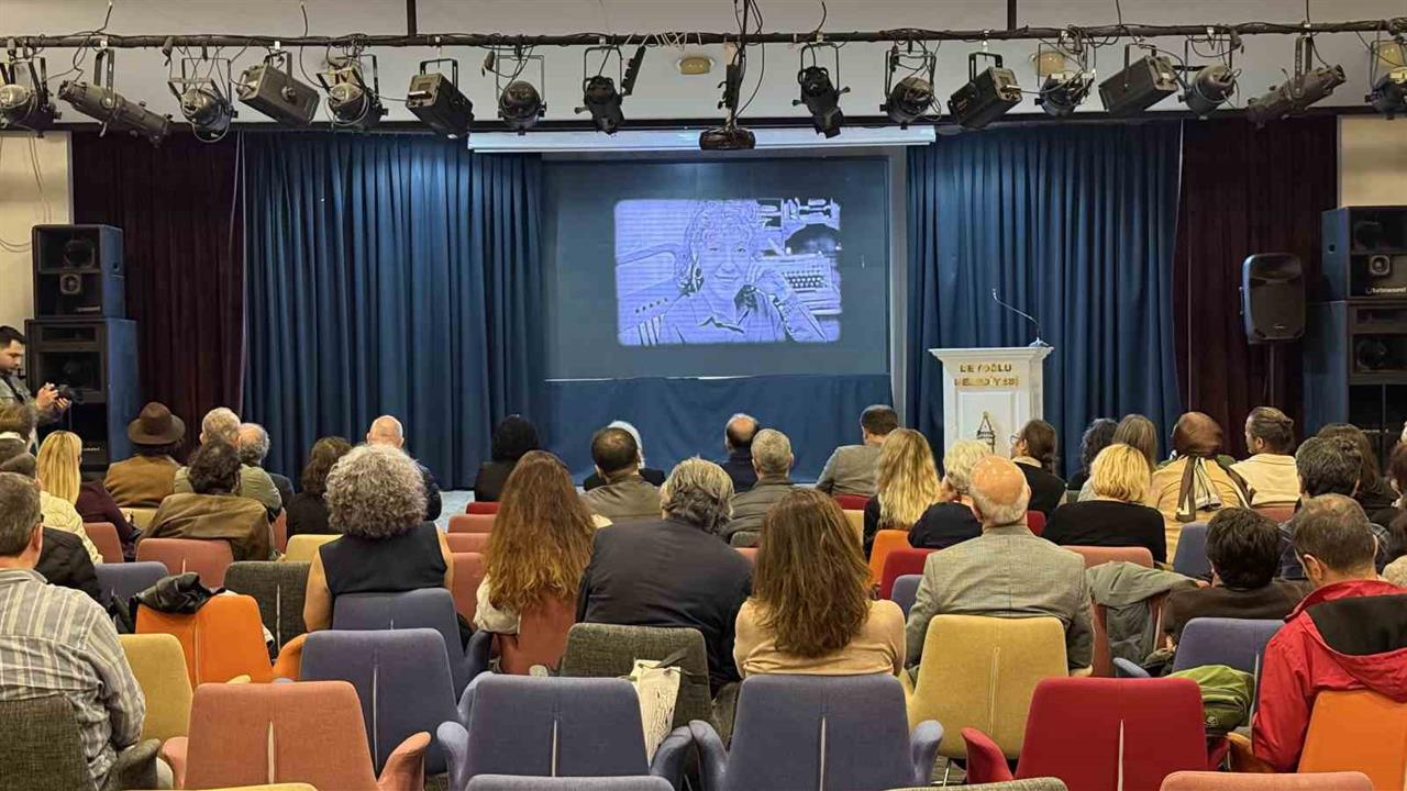 İstanbul Beyoğlu'nda 5. Tomris Uyar Öykü Günleri Edebiyatseverlerle Bir Araya Geldi