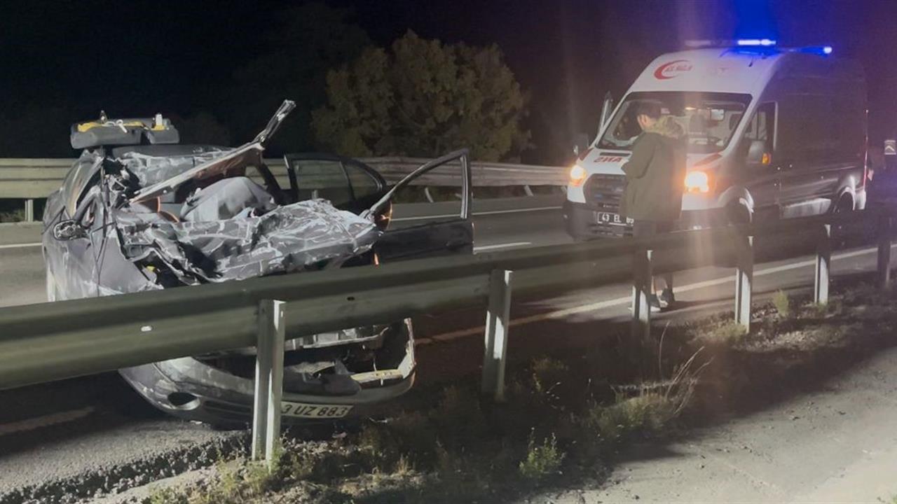 Kütahya Tavşanlı'da Tır ile Otomobilin Çarpışması Sonucu 1 Kişi Hayatını Kaybetti