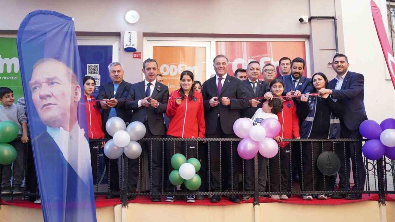 İstanbul Beyoğlu'nda Çocuklar İçin Oyun, Düşünce ve Eğitim Merkezi Açıldı