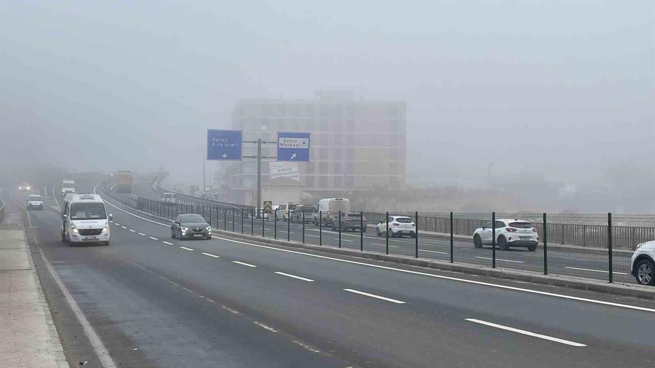 Kapaklı Tekirdağ'da Sabah Saatlerinde Yoğun Sis Etkisini Gösterdi