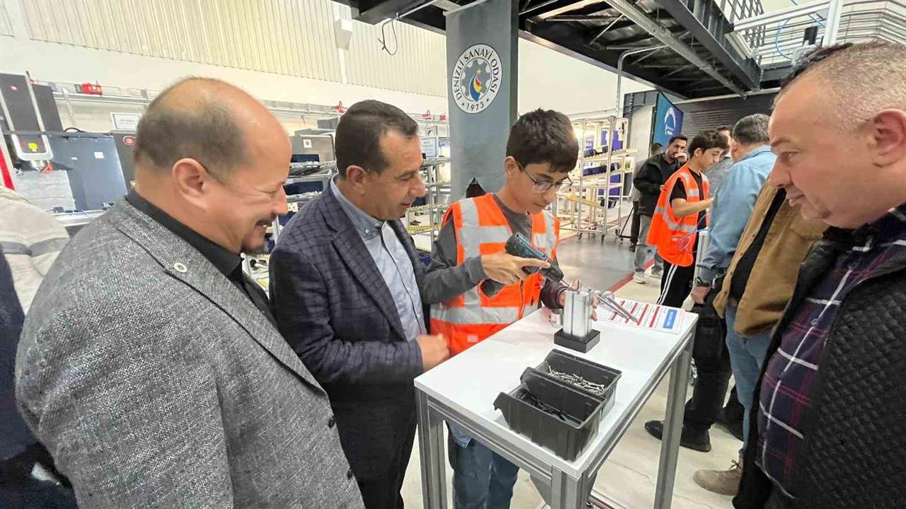 Denizli'de Model Fabrika, Sanayicilere Önemli Katkılar Sunuyor