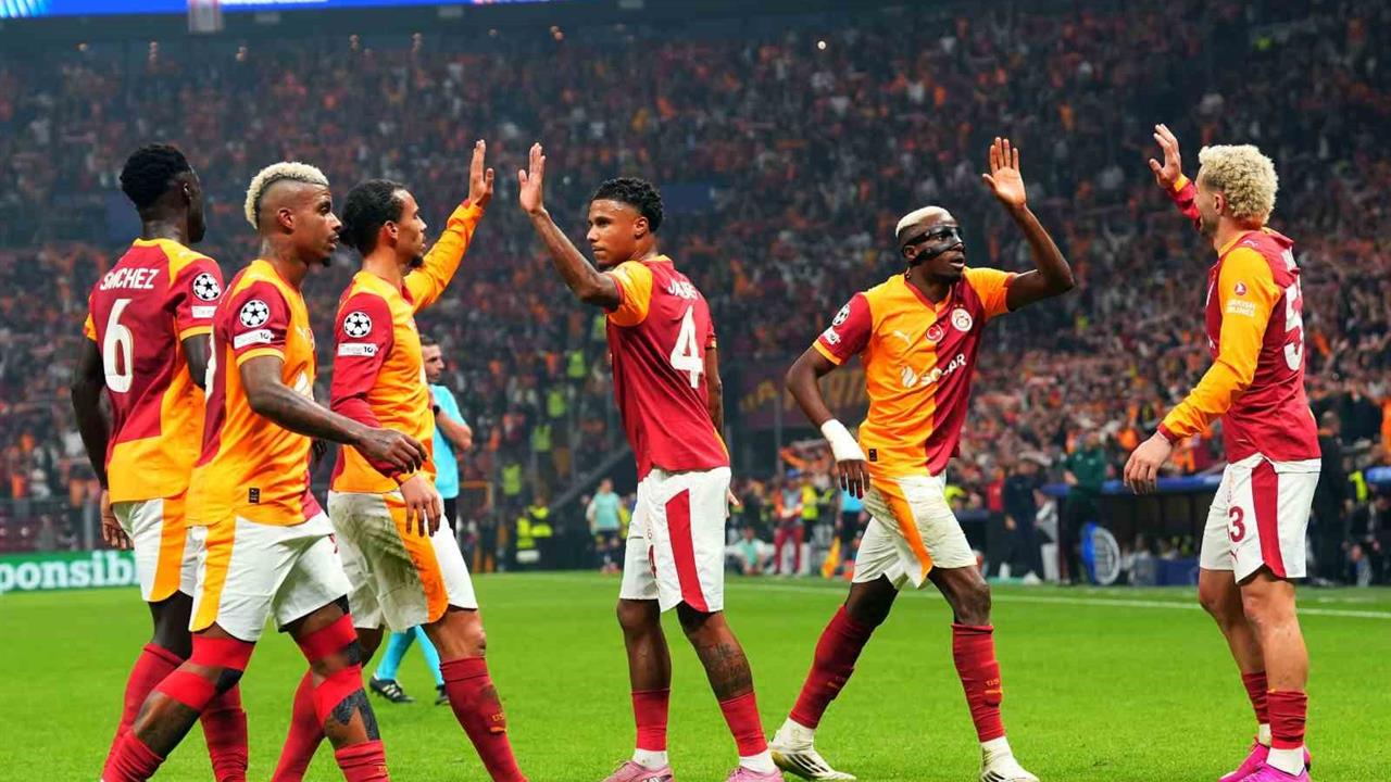 İstanbul'da Galatasaray, Ajax ile UEFA Şampiyonlar Ligi Maçına Çıkacak