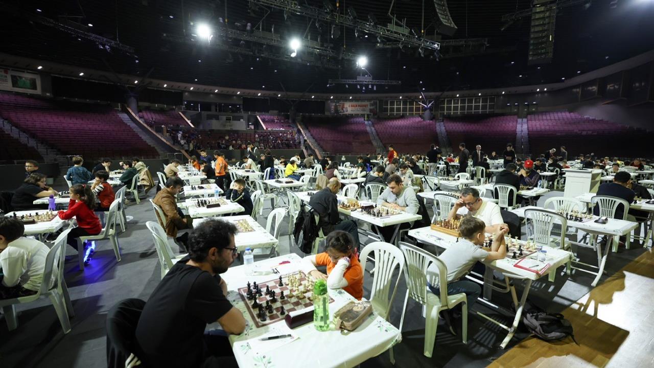 Küçükçekmece'de 29 Ekim Cumhuriyet Kupası Satranç Turnuvası Düzenlendi