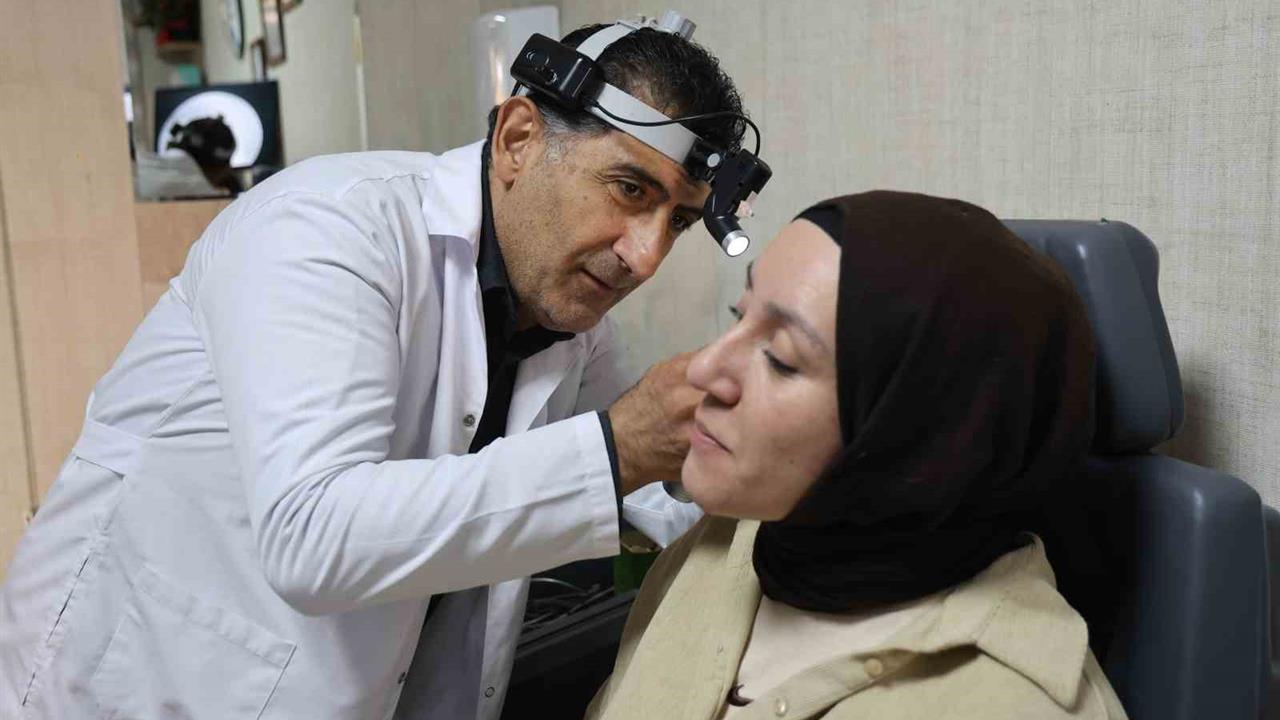 Elazığ'da KBB Uzmanı Özbay, Mevsim Geçişlerinde Üst Solunum Yolu Enfeksiyonlarının Daha Sık Görüldüğünü Belirtti