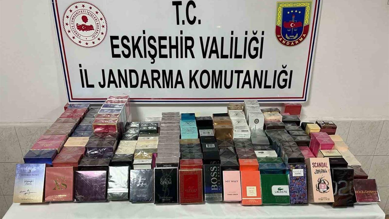 Eskişehir Odunpazarı'nda 450 Bin TL Değerinde Faturasız Parfüm Ele Geçirildi