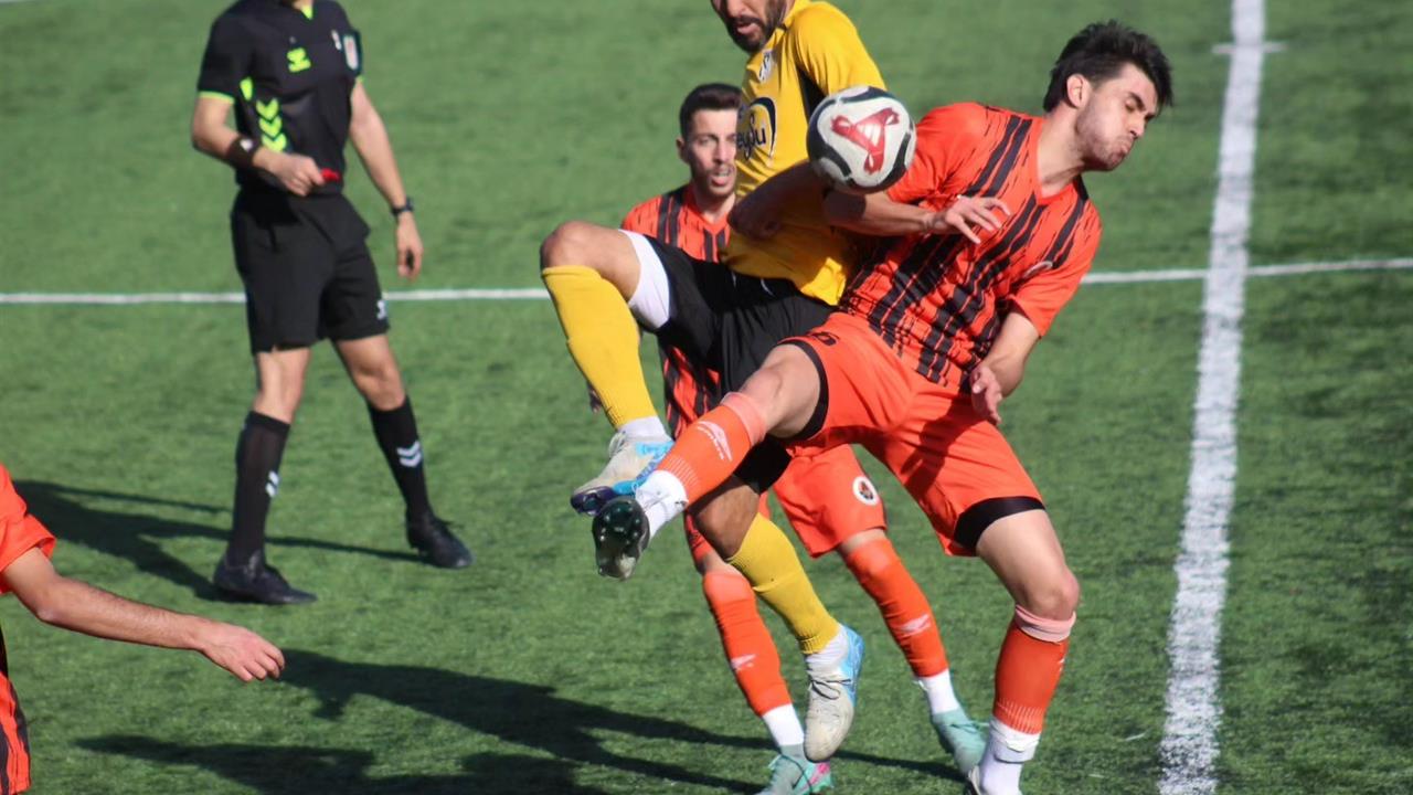 Kayseri Kocasinan'da Kocasinan Şimşekspor, Elazığ Yolspor'u 3-1 Yenerek Üst Üste İkinci Galibiyetini Aldı