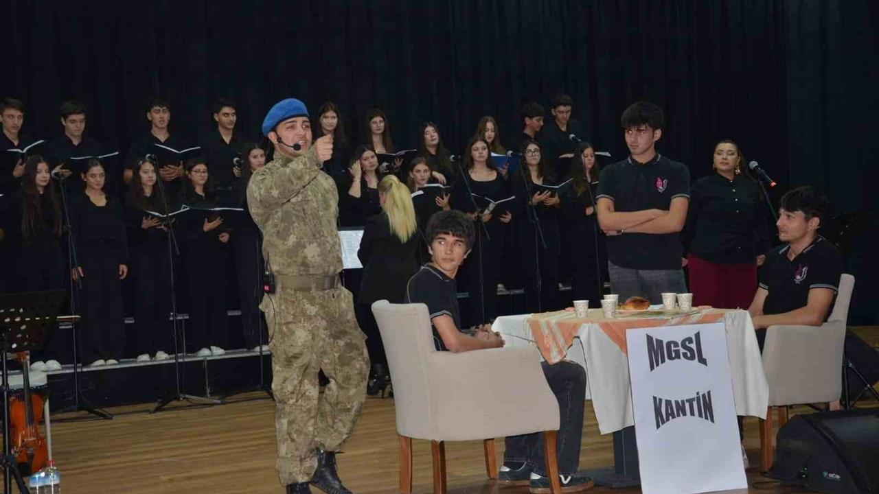 Manisa'da 'Kim Var?' Sanat Etkinliği Büyük İlgi Gördü