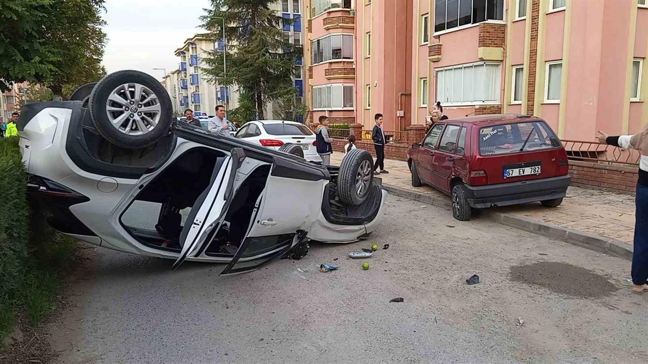 Zonguldak Çaycuma'da Meydana Gelen Trafik Kazasında 3 Kişi Yaralandı
