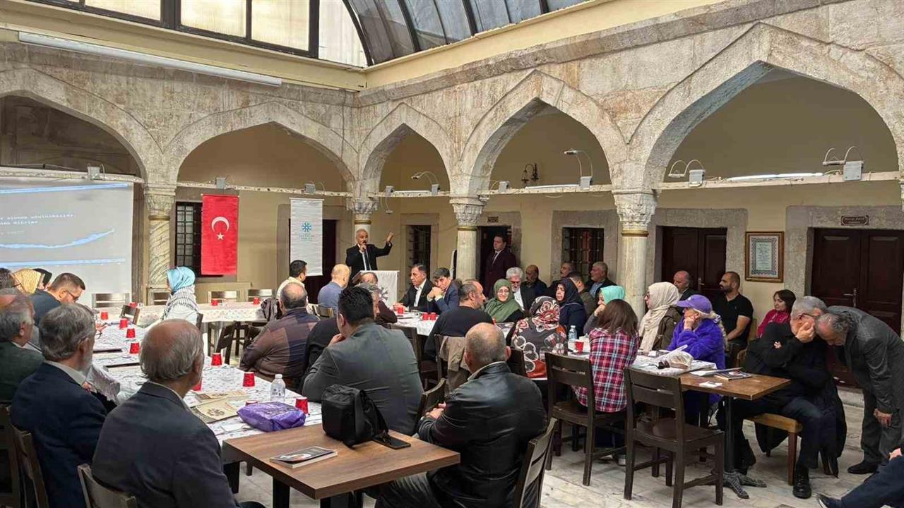 İstanbul'da Yazar Recep Seyhan’ın Anma Programında Edebiyatın Önemi Vurgulandı