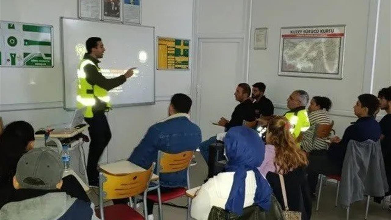 Sinop'ta Sürücü Kurslarına Yönelik Trafik Eğitimi Gerçekleştirildi