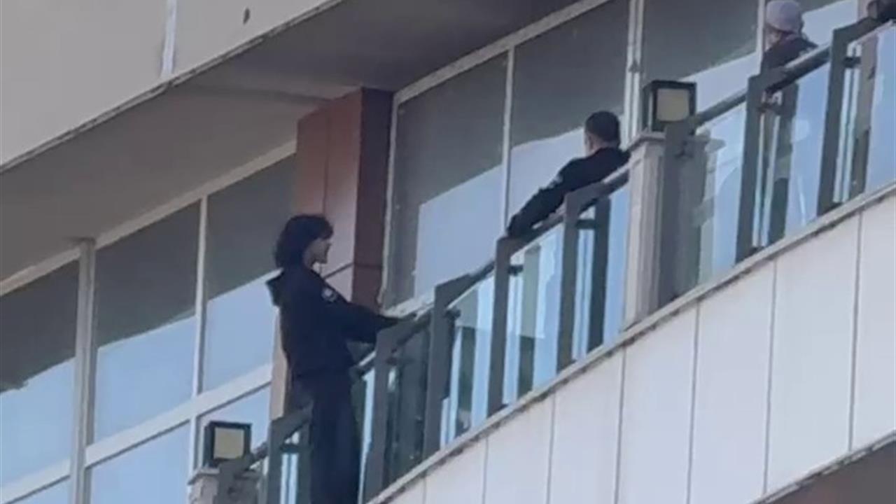 Erzurum MNG AVM'de Genç Bir Birey İntihar Girişiminde Bulundu