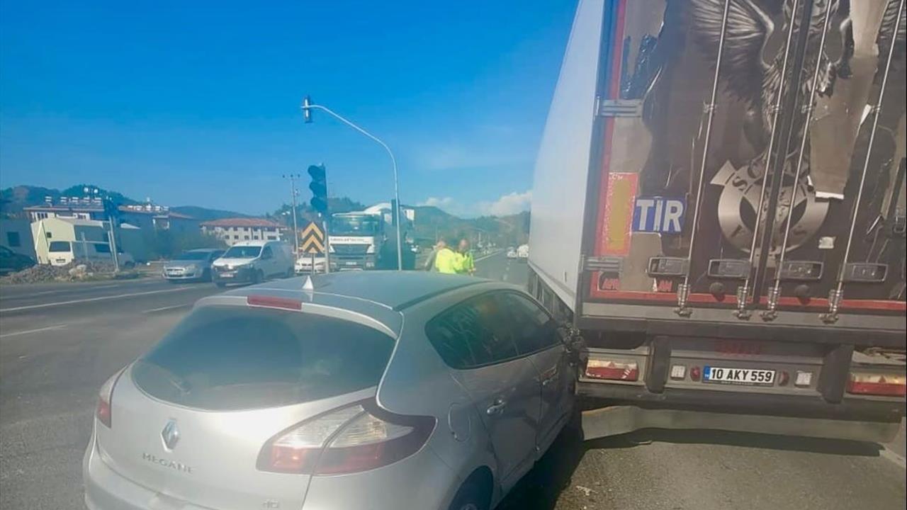 Muğla Ortaca'da Meydana Gelen Trafik Kazasında Bir Kadın Yaralandı