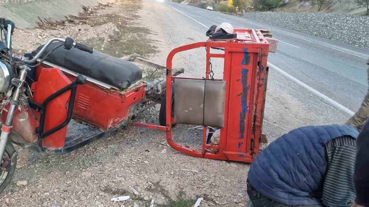 Adıyaman Gölbaşı'nda Sepetli Motosikletin Devrilmesi Sonucu 1 Kişi Yaralandı