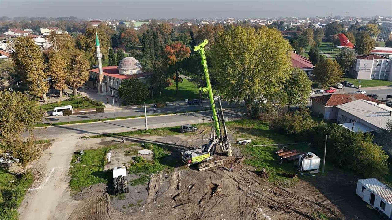 Sakarya'da 1 Milyon Kitap Kapasiteli Şehir Kütüphanesi İçin İlk Kazma Vuruldu