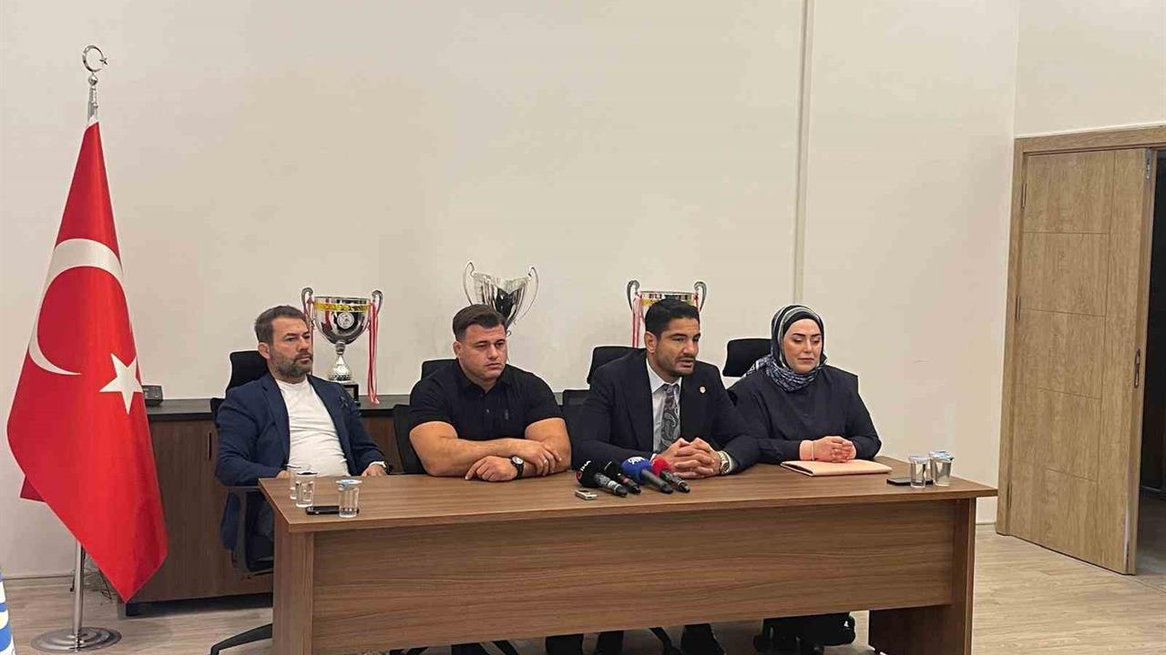 Ankara'da Rıza Kayaalp, Güreş Müsabakalarına Yeniden Katılacak