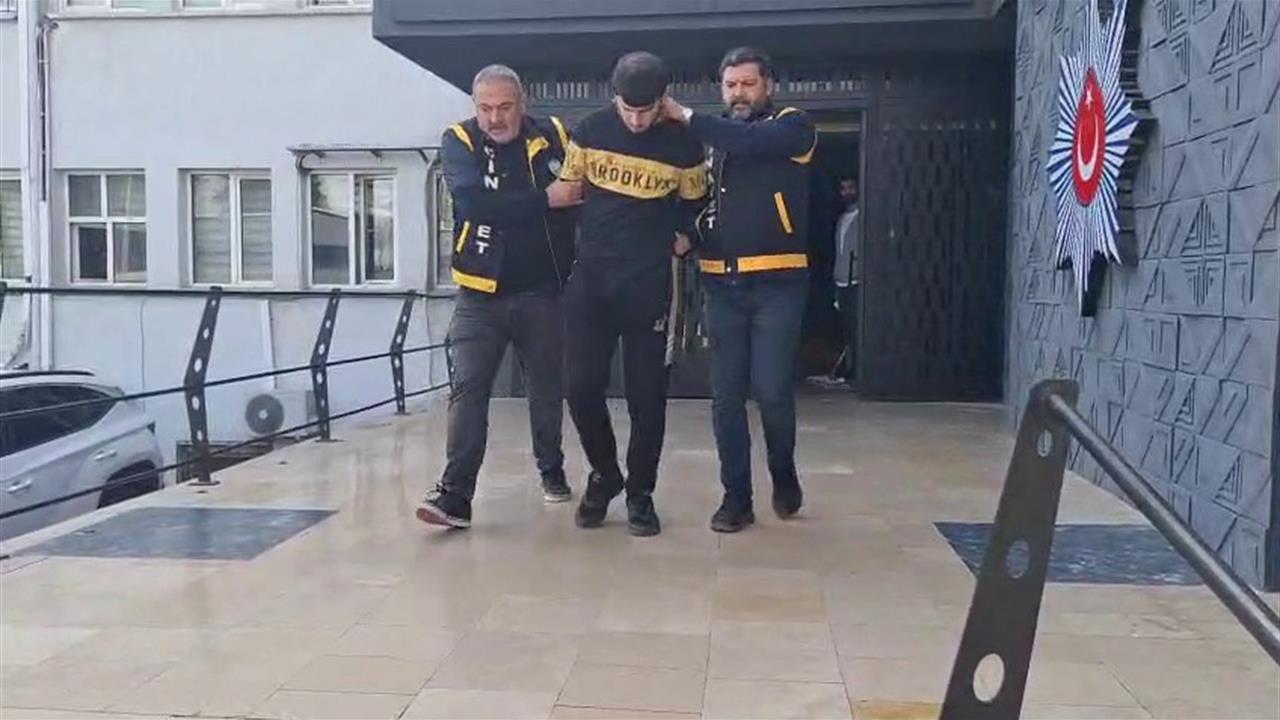 Bursa'da Eşini 45 Bıçak Darbesiyle Öldüren Şüpheli Adliyeye Gönderildi