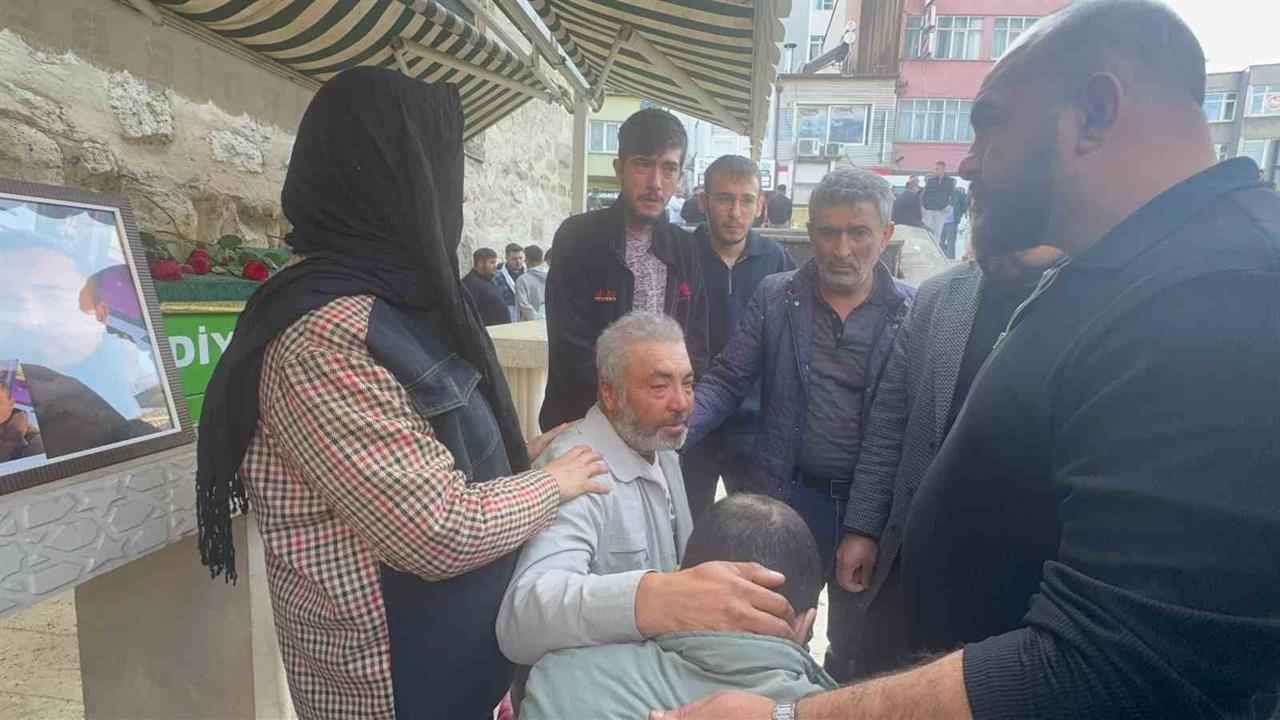 Isparta Eğirdir'de Motosiklet Kazasında Hayatını Kaybeden Genç Uğurlandı