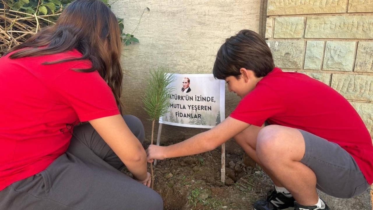 Tarsus'ta Atatürk’ün İzinde, Umutla Yeşeren Fidanlar Ekiliyor